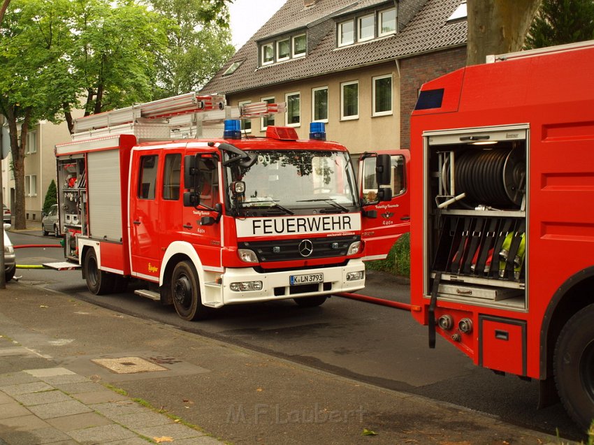 Feuer 2 Koeln Duennwald Odenthalerstr P233.JPG